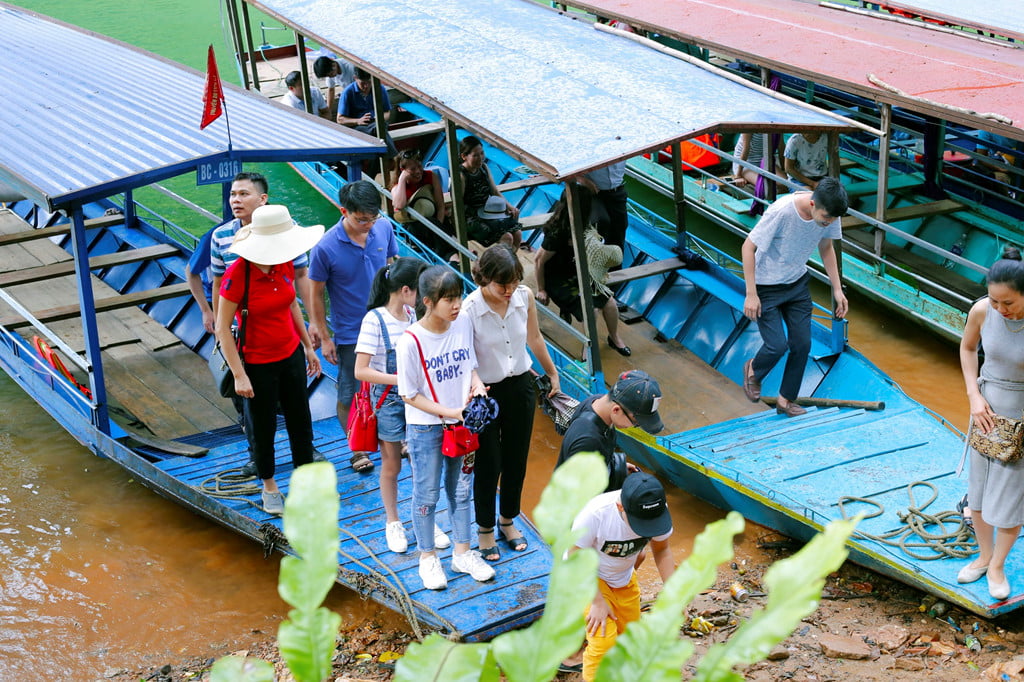 tour-ho-ba-be-bac-kan-vietmountain-travel3